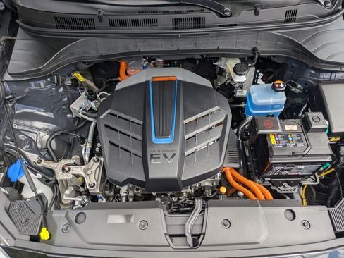 Used 2023 Hyundai Kona Limited FWD image 35