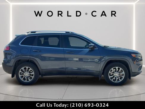 Used 2020 Jeep Cherokee Latitude Plus w/ Cold Weather Group AWD/4WD image 2