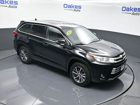 Used 2017 Toyota Highlander XLE image 50