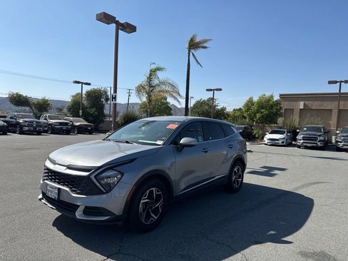 Used 2023 Kia Sportage LX FWD image 4