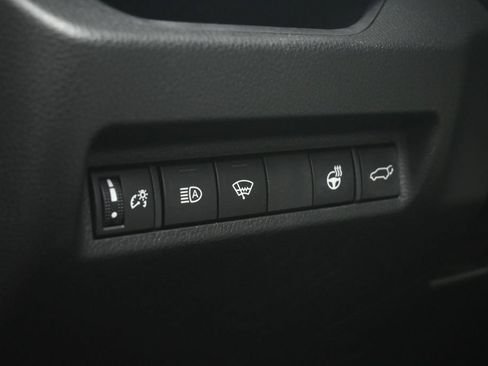 Used 2022 Toyota RAV4 XLE Premium FWD image 47