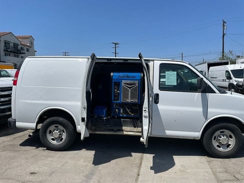 Used 2014 Chevrolet Express 2500 RWD image 1