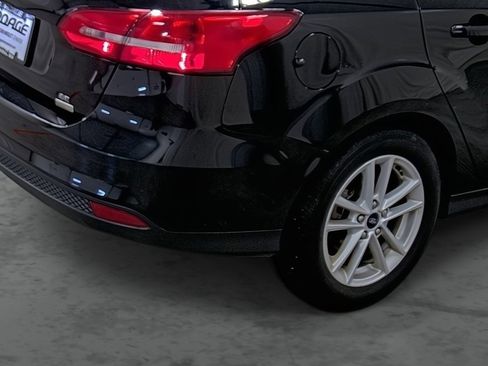 Used 2018 Ford Focus SE FWD image 12