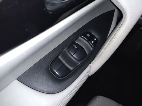 Used 2019 Nissan Rogue Sport SV FWD image 27