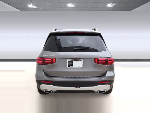 New 2025 Mercedes-Benz GLB 250 image 8