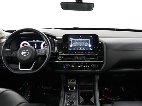 Used 2023 Nissan Pathfinder Platinum w/ Cargo Package AWD/4WD image 18