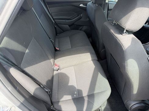 Used 2017 Ford Focus SE FWD image 11