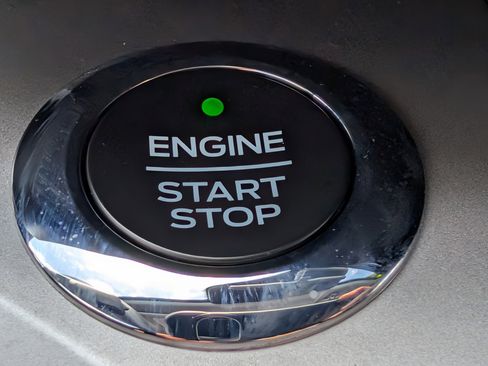 Used 2020 Ford Explorer XLT w/ Equipment Group 202A image 34