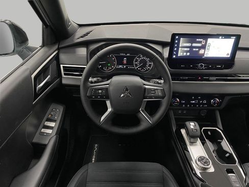 New 2026 Mitsubishi Outlander LE AWD/4WD image 44