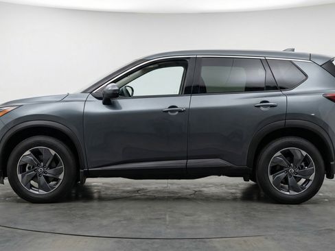 Used 2025 Nissan Rogue SV image 5