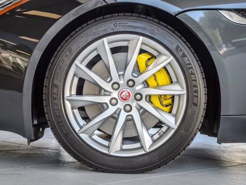 Used 2016 Jaguar F-TYPE Convertible RWD image 19