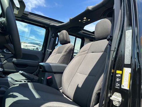Used 2023 Jeep Wrangler Unlimited w/ Sun & Screen Package AWD/4WD image 16