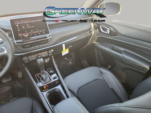 New 2026 Jeep Compass Latitude image 13