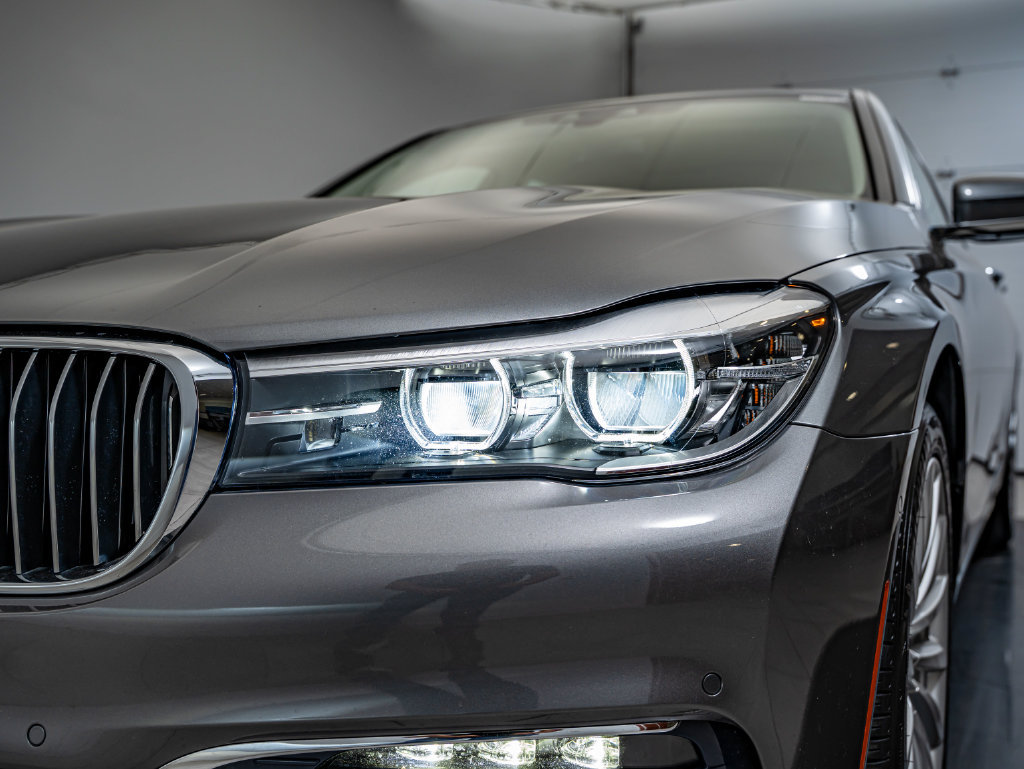 Used 2016 BMW 740i RWD image 13