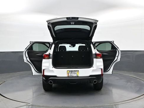 Certified 2023 Chevrolet TrailBlazer RS w/ Sun and Liftgate Package FWD image 32