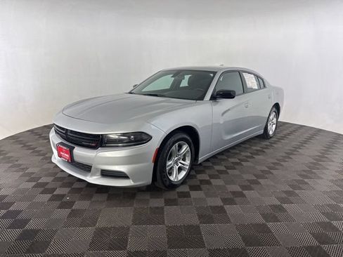 Used 2023 Dodge Charger SXT RWD image 3