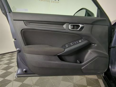 Used 2025 Honda Civic LX image 29