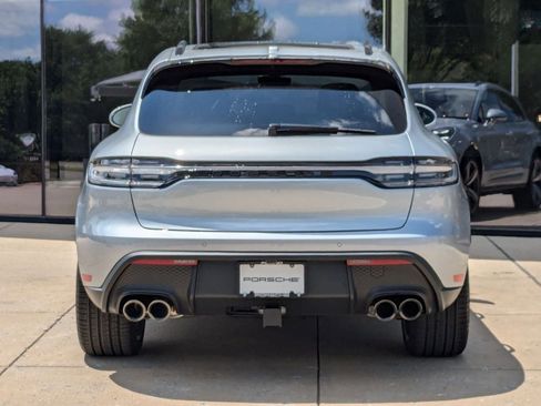 Used 2025 Porsche Macan image 10