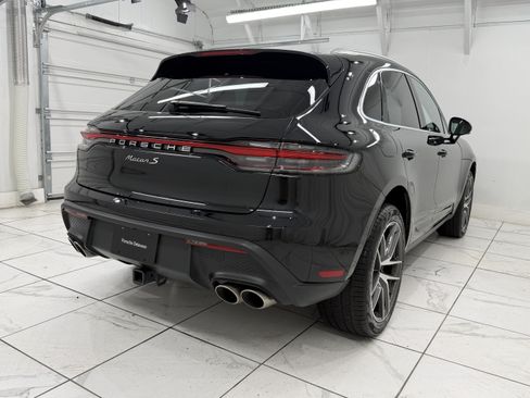 Certified 2023 Porsche Macan S AWD/4WD image 12