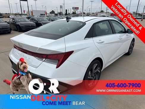 Used 2025 Hyundai Elantra SEL FWD image 5