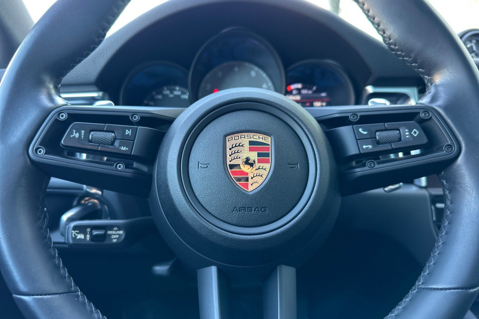 Certified 2023 Porsche Macan S AWD/4WD image 24