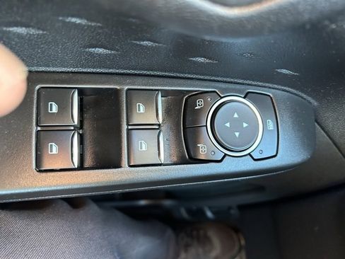 Used 2020 Ford Escape S image 21