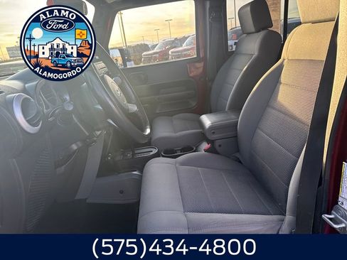 Used 2009 Jeep Wrangler Unlimited Sahara w/ Dual Top Group image 5