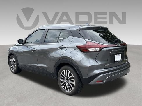Used 2023 Nissan Kicks SV FWD image 9
