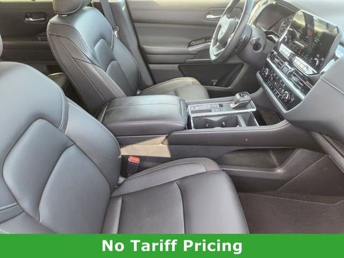 Certified 2025 Nissan Pathfinder SL w/ SL Premium Package image 13