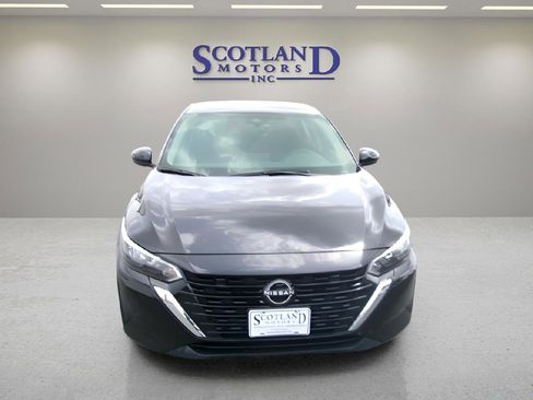 Used 2024 Nissan Sentra SV image 3