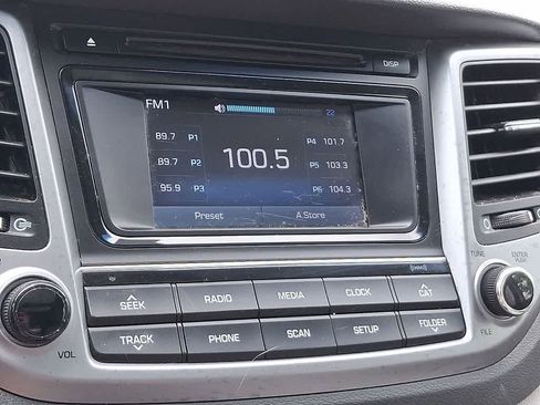 Used 2017 Hyundai Tucson Value AWD/4WD image 14