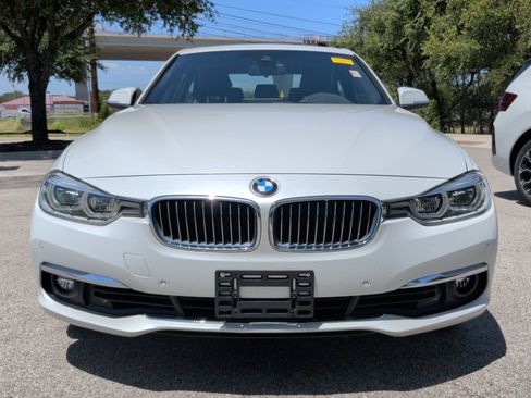 Used 2018 BMW 330i xDrive Sedan w/ Premium Package AWD/4WD image 5