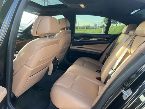 Used 2015 BMW 750i xDrive image 15