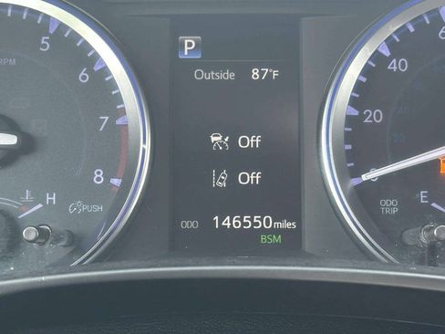 Used 2019 Toyota Highlander XLE AWD/4WD image 26