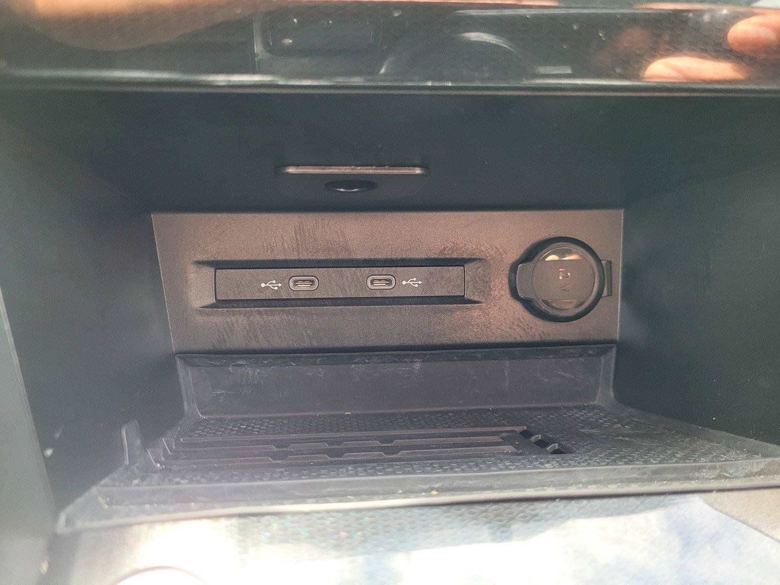 Certified 2025 Volkswagen Taos SE FWD image 26