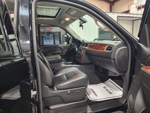 Used 2011 Chevrolet Silverado 2500 LTZ w/ LTZ Plus Package image 13