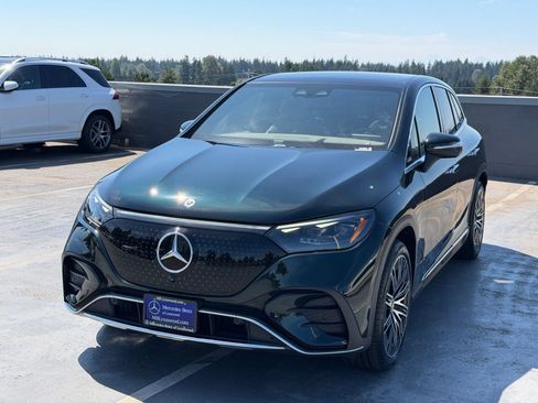 Used 2023 Mercedes-Benz EQE 500 4MATIC SUV image 3