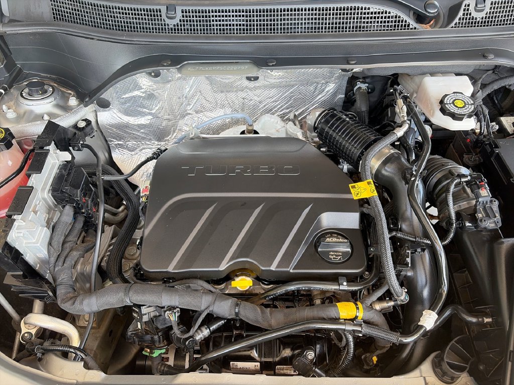 Used 2025 Chevrolet Trax ACTIV w/ Sunroof Package FWD image 31