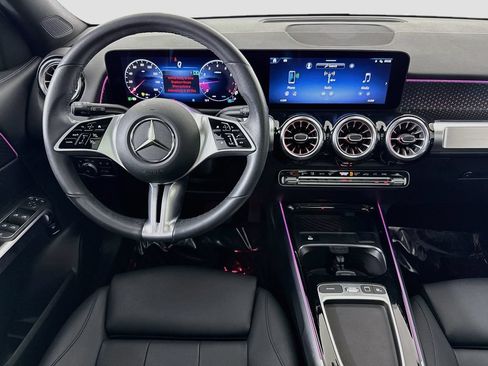 Used 2025 Mercedes-Benz GLB 250 image 22