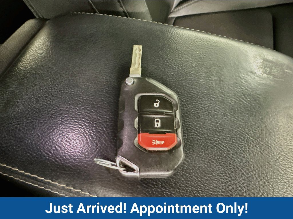 Used 2018 Jeep Wrangler Unlimited Sahara AWD/4WD image 40