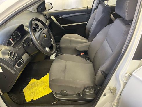 Used 2009 Chevrolet Aveo LT w/ Power and Convenience Package FWD image 21