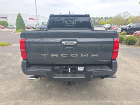 Used 2024 Toyota Tacoma Limited AWD/4WD image 4