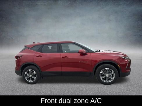 Used 2025 Chevrolet Blazer LT image 7