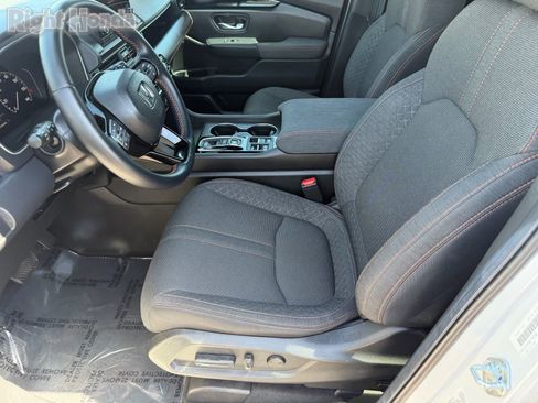 Certified 2025 Honda Pilot Sport image 17