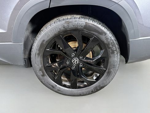 Used 2022 Volkswagen Taos SE w/ Driver Assistance Package image 28