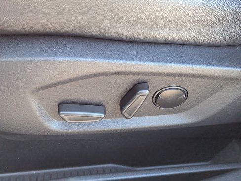 Used 2023 Ford Edge Titanium image 22