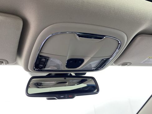 Used 2014 Jeep Cherokee Latitude w/ Comfort/Convenience Group image 25