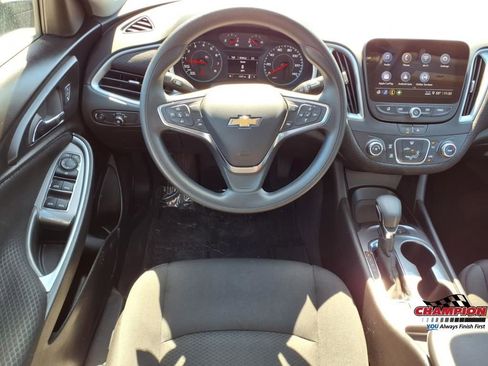 Used 2025 Chevrolet Malibu LS w/ Driver Confidence Package image 16