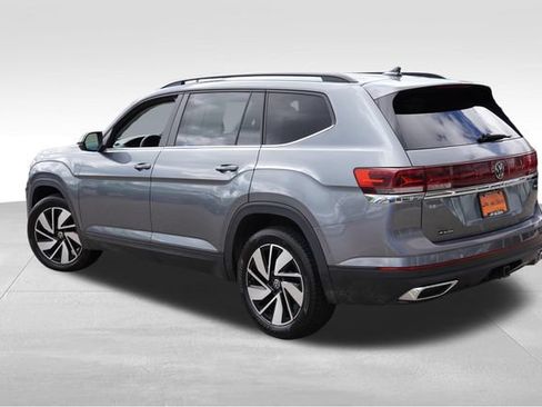 Used 2024 Volkswagen Atlas SE AWD/4WD image 7