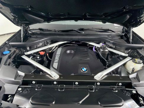 Used 2024 BMW X5 sDrive40i w/ M Sport Package RWD image 29